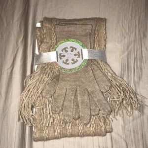 New York & Company Taupe / Tan Scarf + Gloves Set